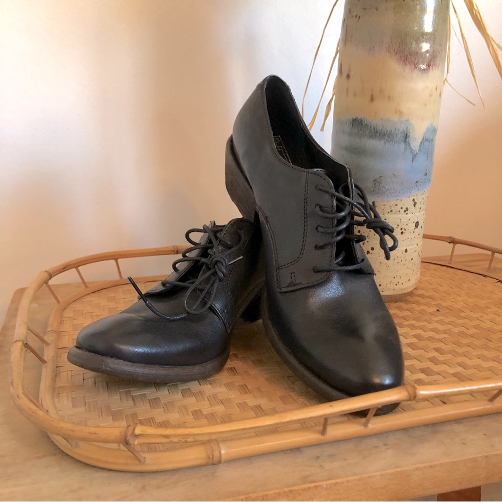 Black Frye Womens Carson 74200 Oxford Shoe